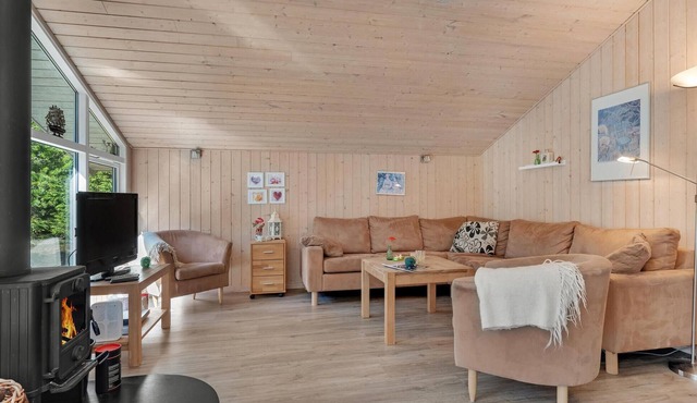 Amazing home in Hadsund with sauna