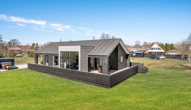 Amazing home in Hadsund with WiFi