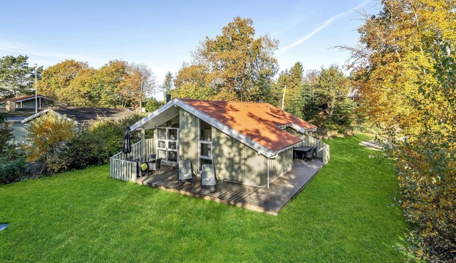 Amazing home in Hadsund with kitchen