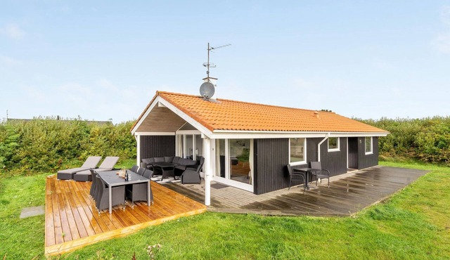 Amazing home in Harboøre with sauna