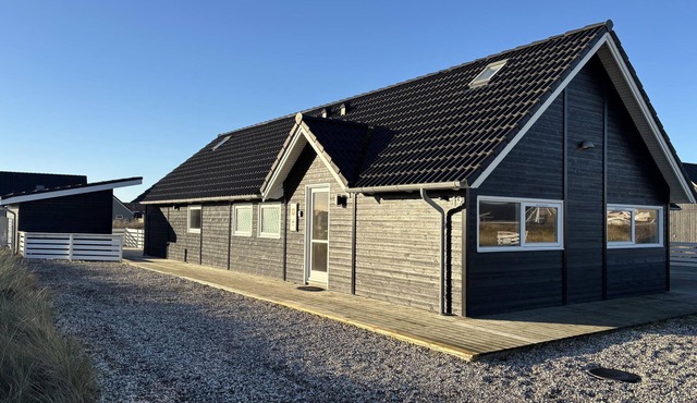 Amazing home in Harboøre with sauna