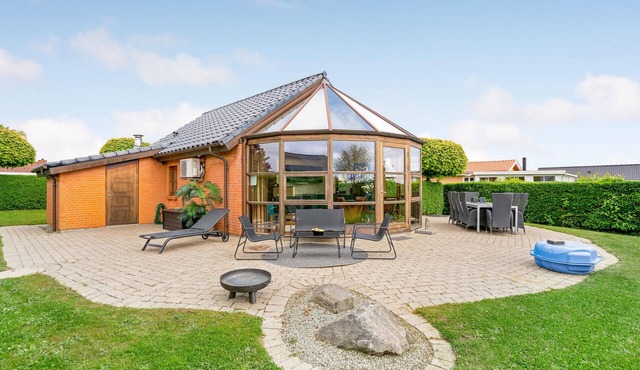 Amazing home in Hejls with kitchen