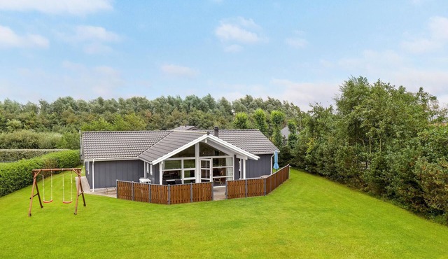 Amazing home in Hemmet with sauna