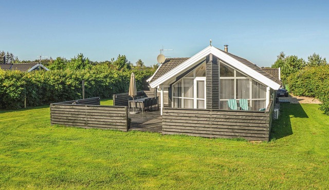 Amazing home in Hemmet with sauna
