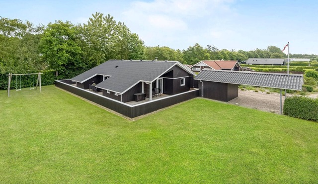 Amazing home in Hemmet with sauna