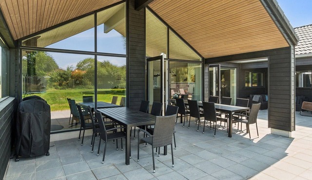 Amazing home in Højby with sauna