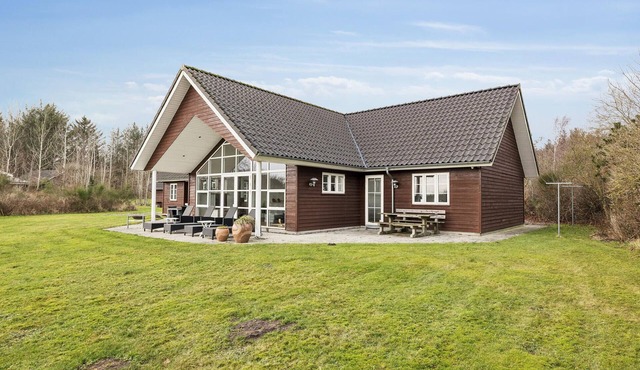 Amazing home in Højslev with house sea view