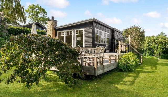 Amazing home in Hornslet with kitchen