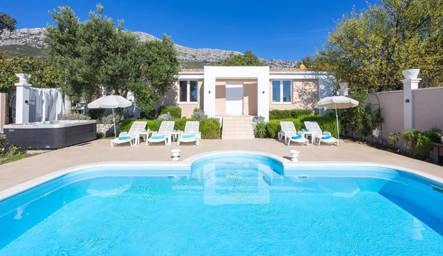 Amazing home in Kastel Sucurac