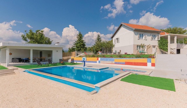 Amazing home in Vinjani Gornji