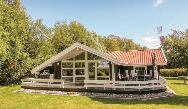 Amazing home in Humble with WiFi