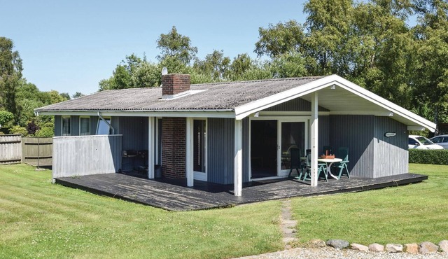 Amazing home in Humble with WiFi