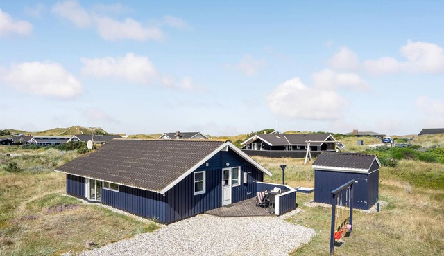 Amazing home in Hvide Sande with sauna