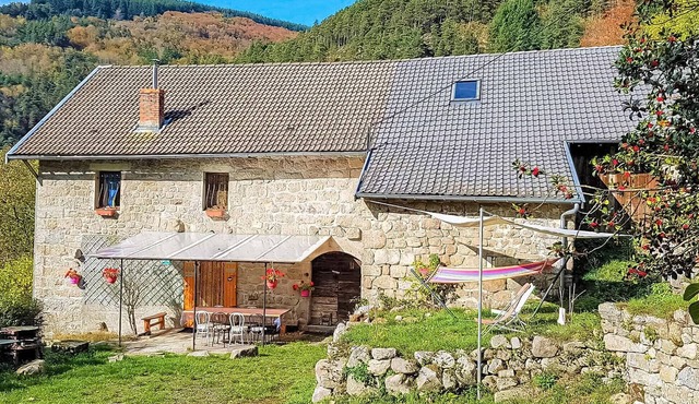Amazing home in Intres with WiFi
