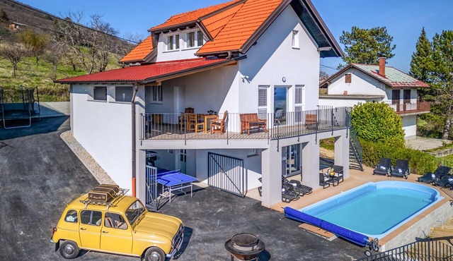 Amazing home in Jastrebarsko with sauna