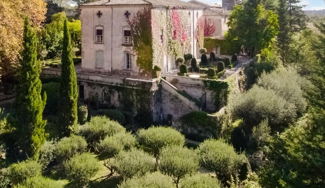 Amazing home in JUNAS with outdoor swimming pool