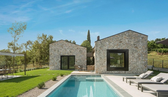 Amazing home in Karojba
