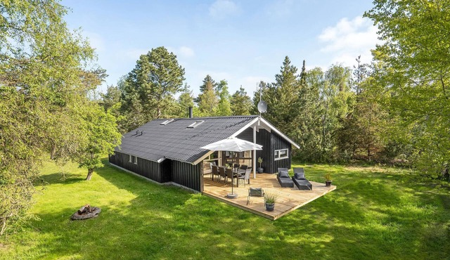 Amazing home in Knebel with kitchen