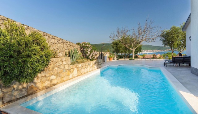 Amazing home in Kornic
