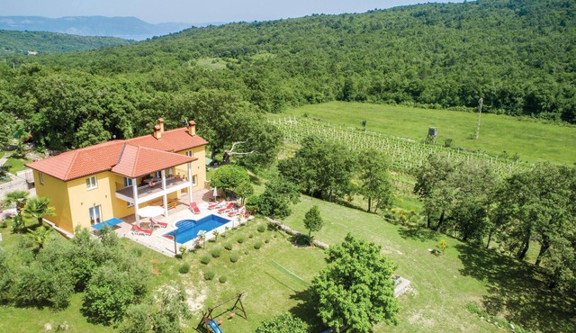 Amazing home in Kranjci