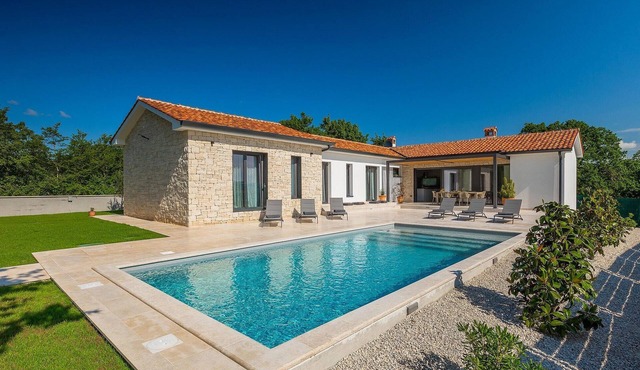 Amazing home in Kringa