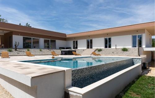 Amazing Home In Krivodol