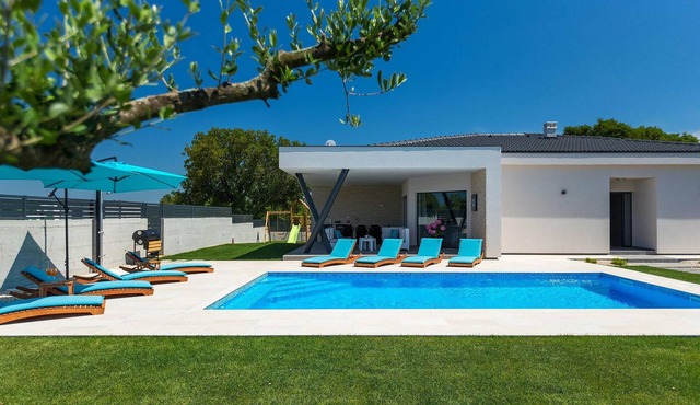 Amazing home in Krnica