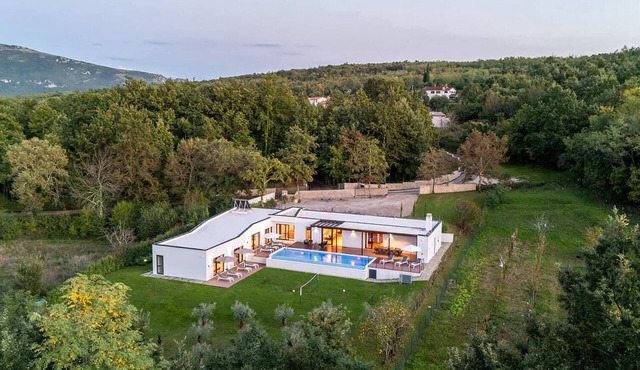 Amazing home in Krsan