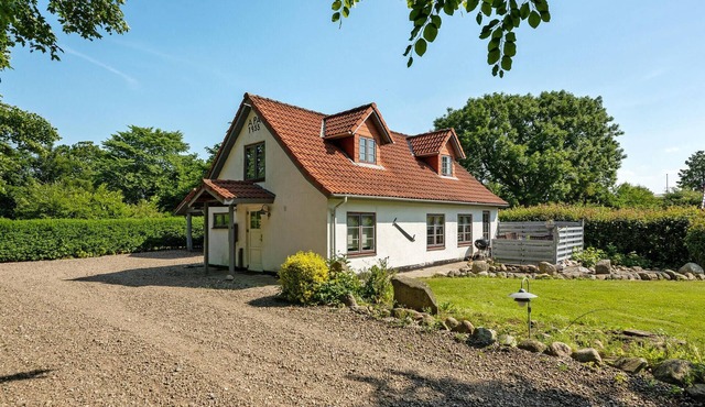 Amazing home in Kruså with WiFi