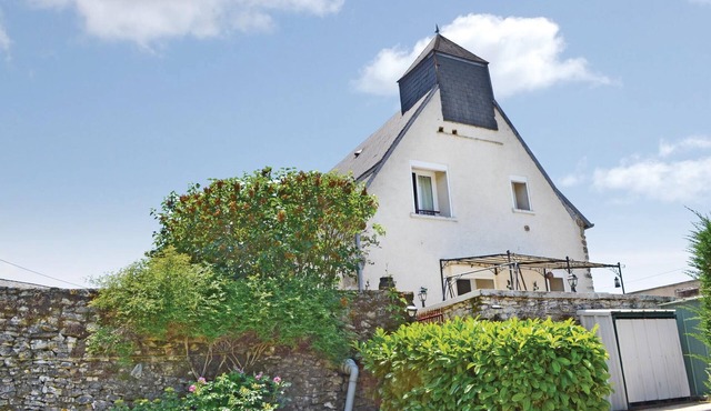 Amazing home in Ladornac with kitchen