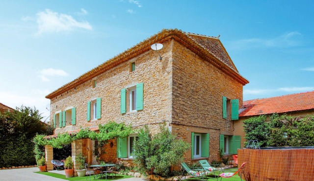 Amazing home in Lagnes