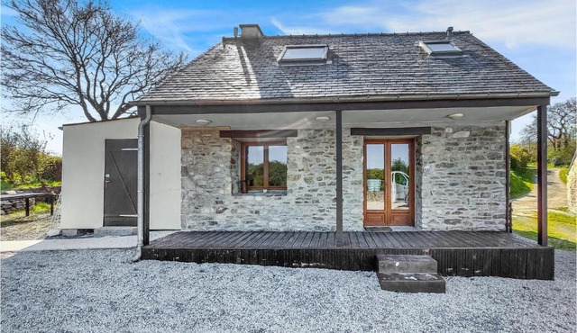 Amazing Home In Lannéanou With Wifi