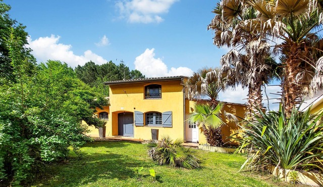 Amazing home in Le Temple with kitchen