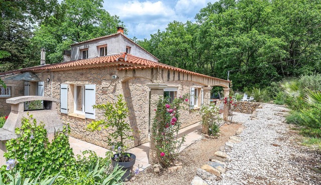 Amazing home in Le Val