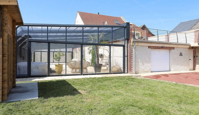 Amazing home in Léglantiers with sauna