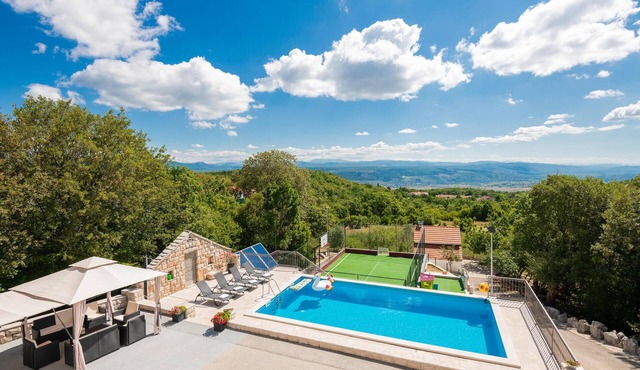 Amazing home in Lokvicici