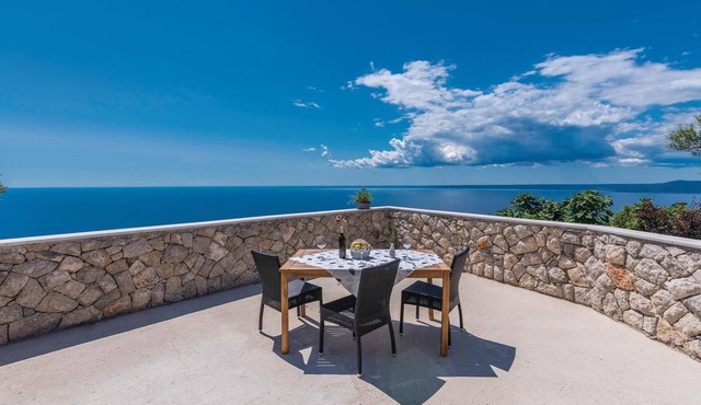 Amazing home in Lubenice with WiFi