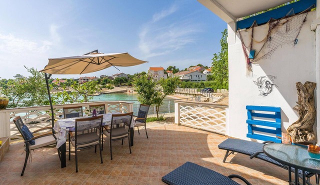 Amazing home in Lun with WiFi