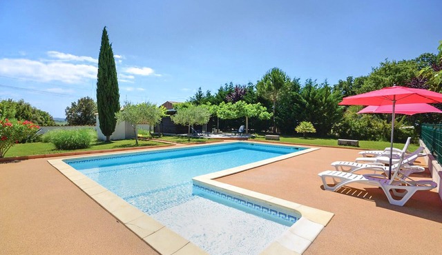 Amazing home in Montignargues