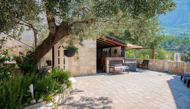 Amazing home in Makarska with WiFi