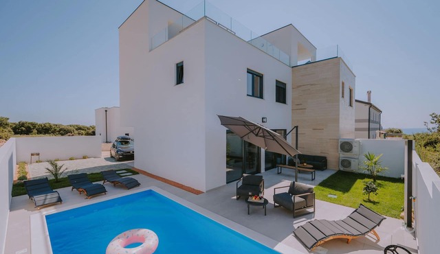 Amazing home in Mandre