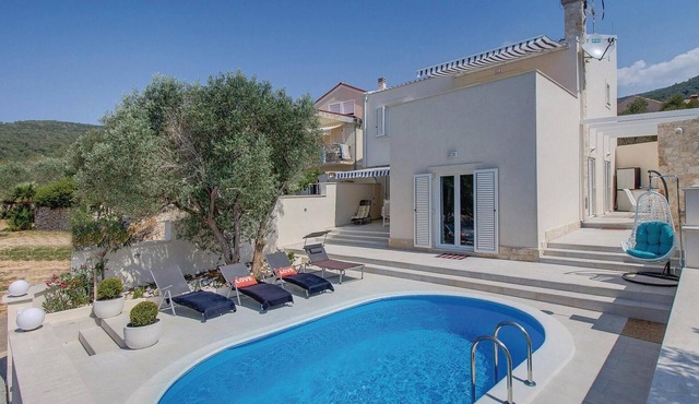 Amazing home in Martinscica