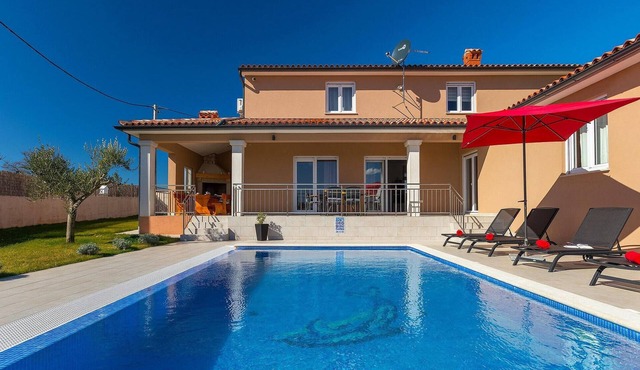 Amazing home in Marcana