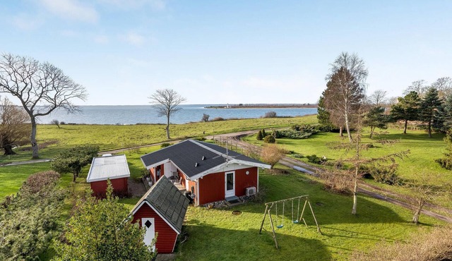 Amazing home in Mesinge with kitchen