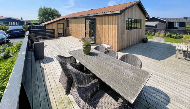 Amazing home in Mesinge with WiFi