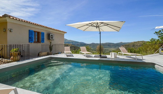 Amazing home in Nessa with private swimming pool, can be inside or outside