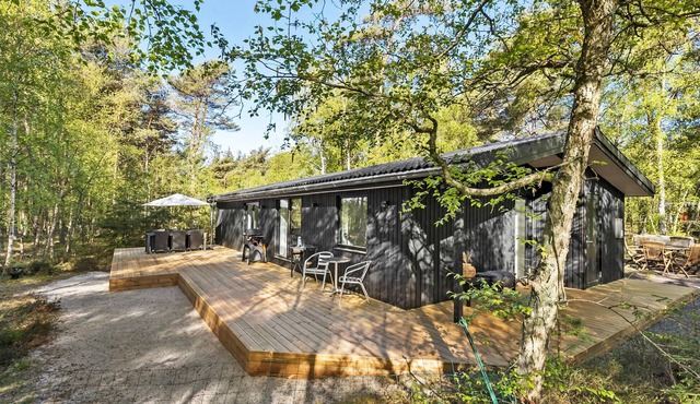 Amazing home in Nexø with kitchen