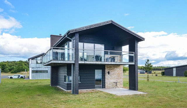 Amazing home in Nimtofte with WiFi