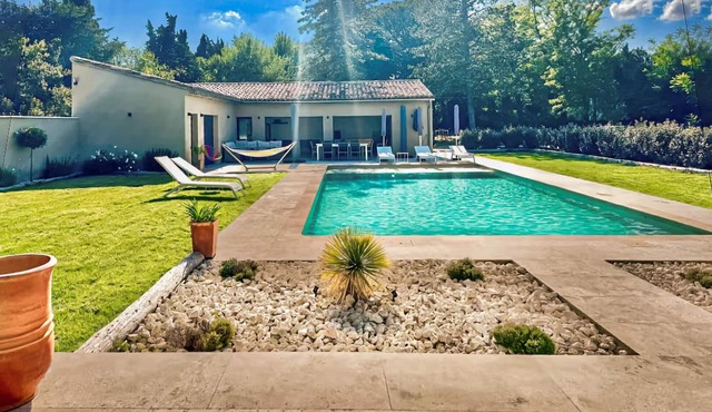 Amazing home in Noves