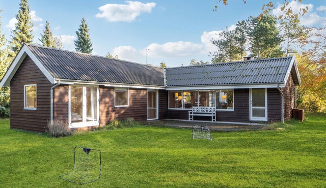 Amazing home in Nykøbing Sj with WiFi